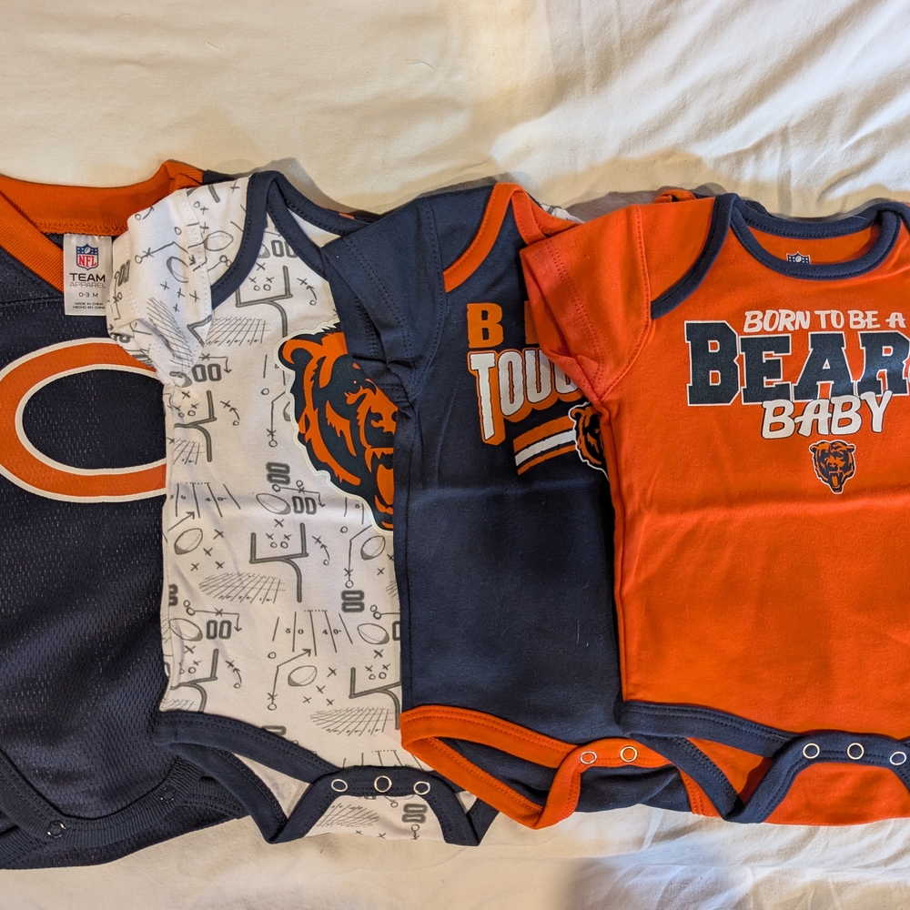 Chicago Bears Baby Onesies Set